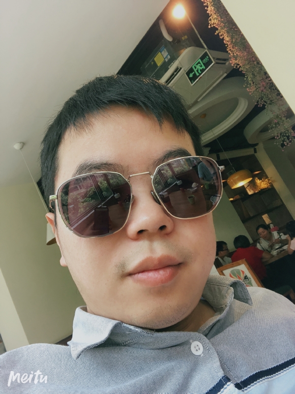 月台等路人的第一张照片--福清中老年相亲网